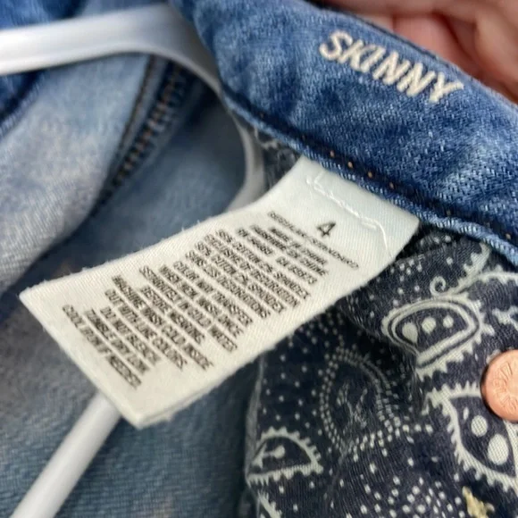 American Eagle skinny distressed jeans - Picture 4 of 4